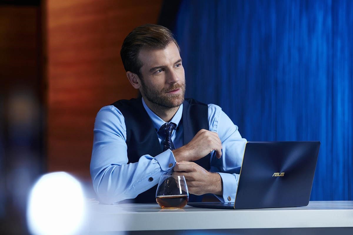 ASUS ZenBook 3 Deluxe UX490, Ultrabook Tertipis di Kelasnya