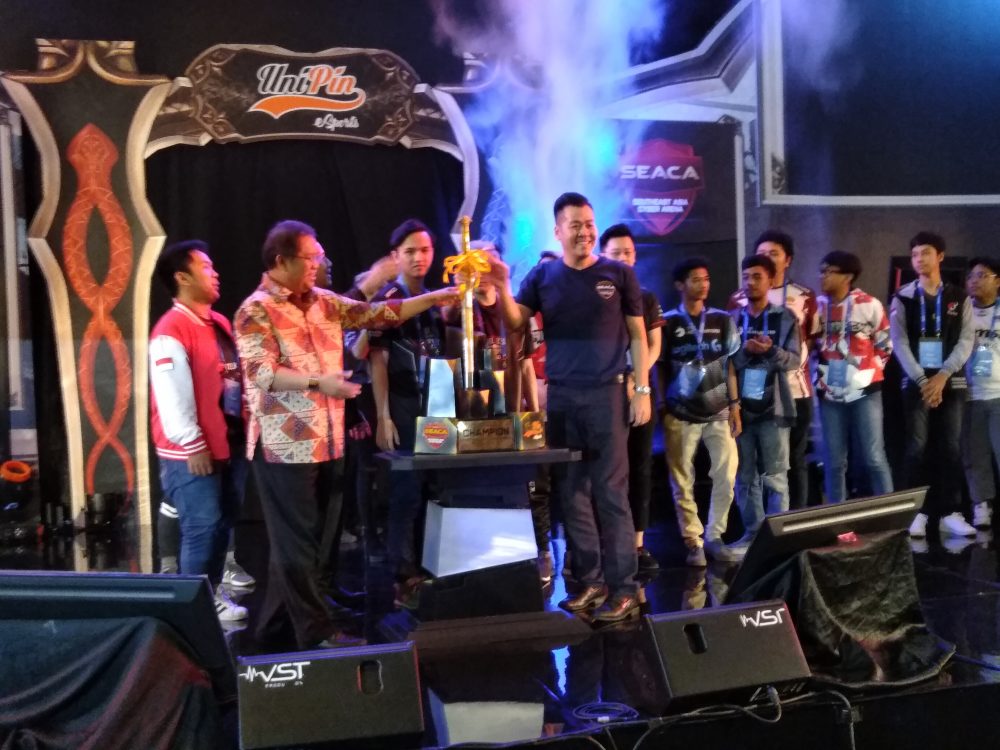 UniPin eSports : AJang Pembuktian Para Gamer di South East Asian Cyber Arena (SEACA) di Mall Taman Anggrek