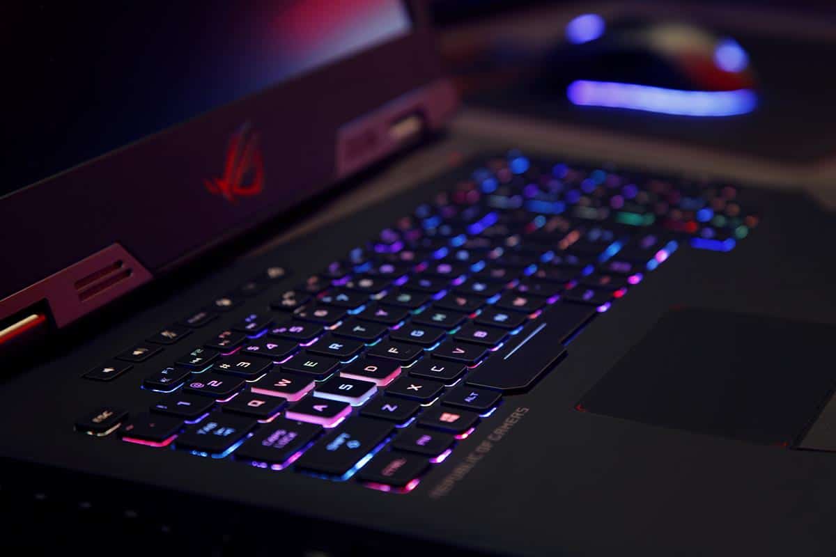 ASUS ROG Strix G703GX, Laptop Gaming Pertama di Indonesia dengan GeForce RTX 2080