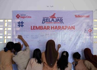 Telkomsel Jaga Cita Hadirkan “Belajar Tanpa Batas” di Flores