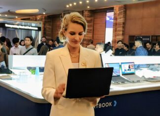 ASUS ExpertBook Ultra Hadir dengan Layar 3K OLED dan Performa Stabil 50W