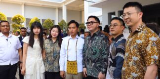 Dihadiri Wapres Gibran, Infinix Serahkan XPAD EDGE untuk Siswa Sekolah GenIUS