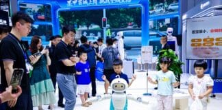 Mobo: Robot Pendamping Berbasis Embodied Intelligence Resmi Debut di WRC 2026