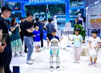 Mobo: Robot Pendamping Berbasis Embodied Intelligence Resmi Debut di WRC 2026
